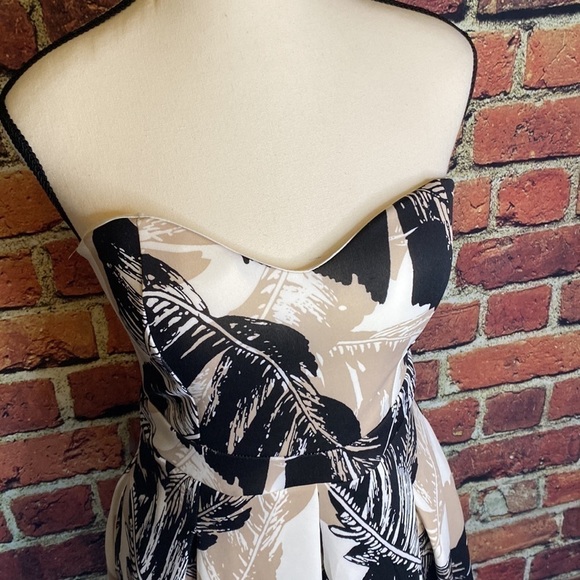 Revamped Strapless Tan & Black Skater Dress Size S - Picture 4 of 17